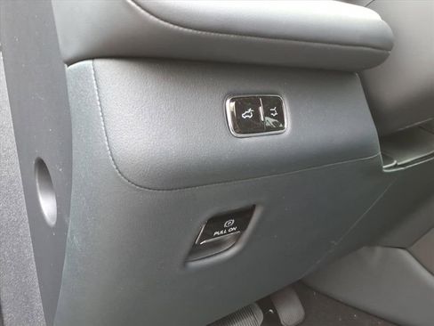 New 2025 Lincoln Navigator Reserve w/ Jet Appearance Package image 17