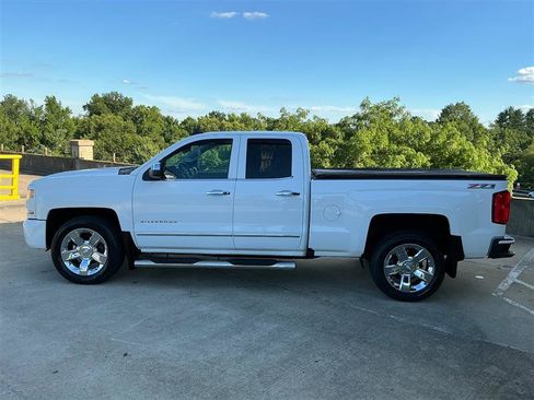 Used 2017 Chevrolet Silverado 1500 LTZ Z71 w/ LTZ Plus Package AWD/4WD image 3
