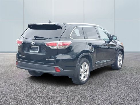 Used 2015 Toyota Highlander Limited Platinum image 4