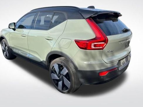 Used 2023 Volvo XC40 Recharge Ultimate image 4