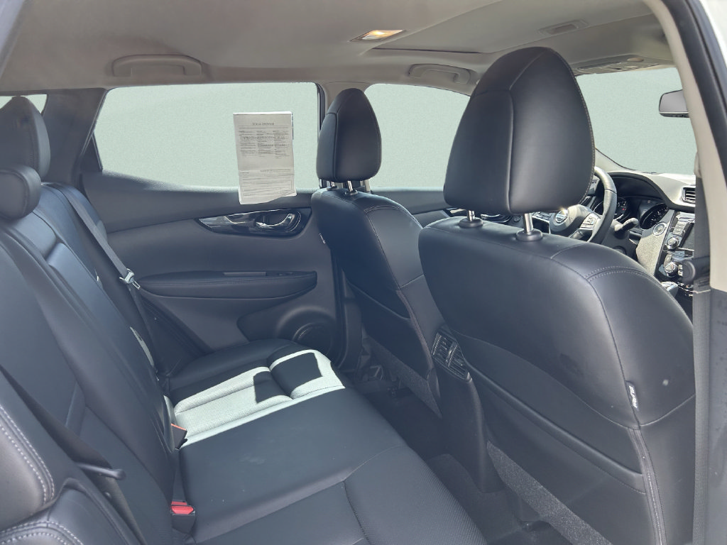 Used 2021 Nissan Rogue Sport SL w/ Premium Package FWD image 21