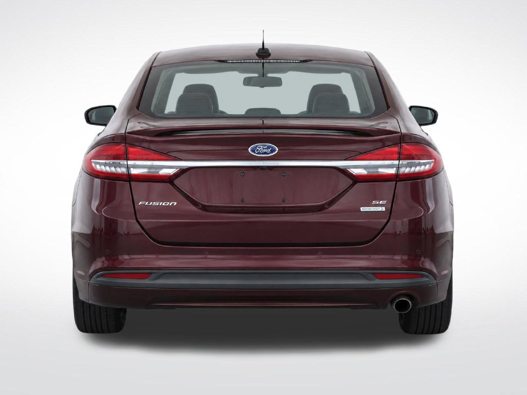 Used 2018 Ford Fusion SE w/ Equipment Group 201A FWD image 6