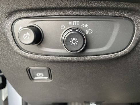 Used 2022 GMC Terrain SLE w/ Driver Convenience Package image 25