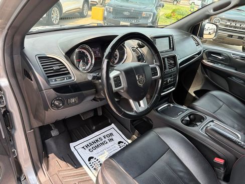 Used 2018 Dodge Grand Caravan GT FWD image 13