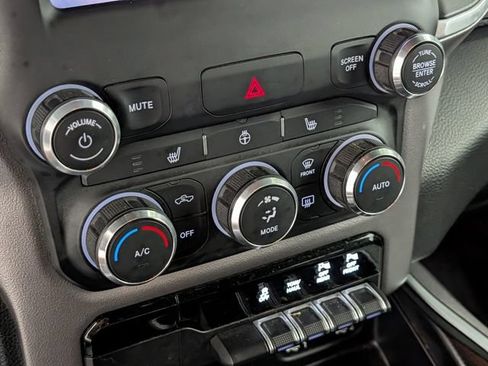Used 2019 RAM 1500 Big Horn AWD/4WD image 25