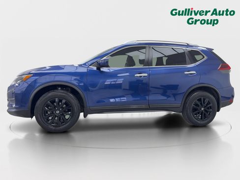 Used 2020 Nissan Rogue S w/ Special Edition Package FWD image 2