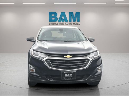 Used 2021 Chevrolet Equinox LS image 2