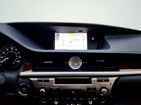 Used 2014 Lexus ES 350 w/ Luxury Package image 15