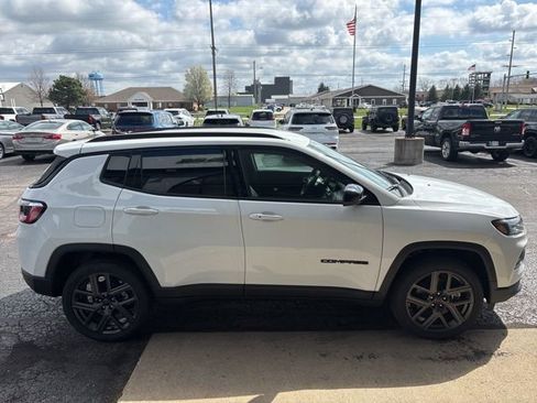 New 2026 Jeep Compass Latitude AWD/4WD image 7