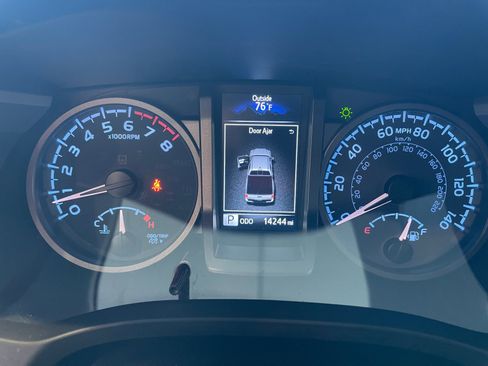 Certified 2023 Toyota Tacoma TRD Off-Road image 10