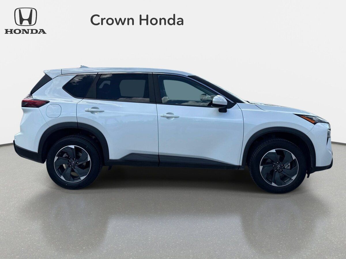 Used 2024 Nissan Rogue SV AWD/4WD image 5