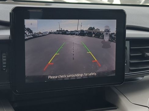 Used 2024 Ford Explorer XLT image 20