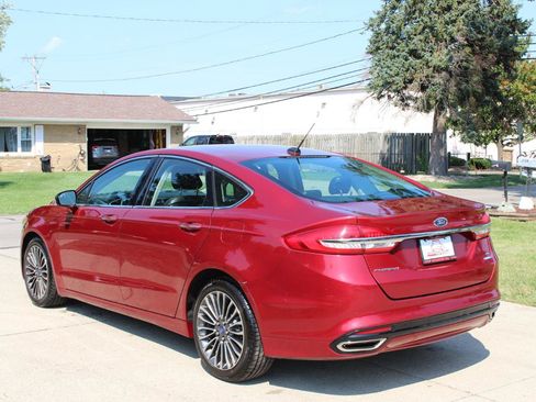 Used 2017 Ford Fusion SE w/ Fusion SE Technology Package AWD/4WD image 7