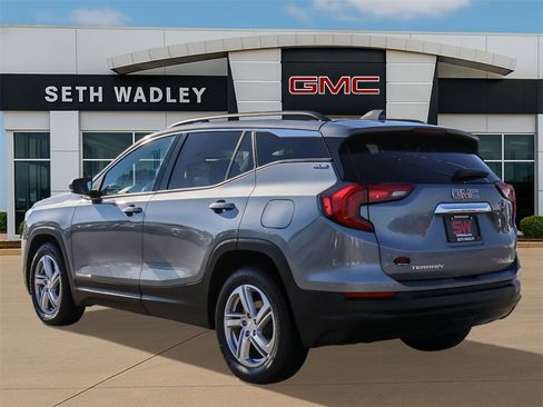 Used 2020 GMC Terrain SLE w/ Driver Convenience Package image 5