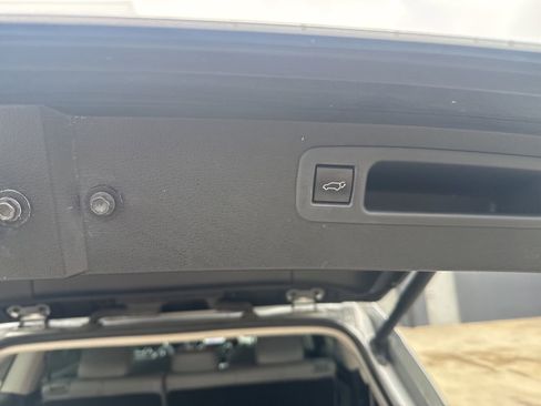 Used 2021 Toyota Highlander XLE image 20