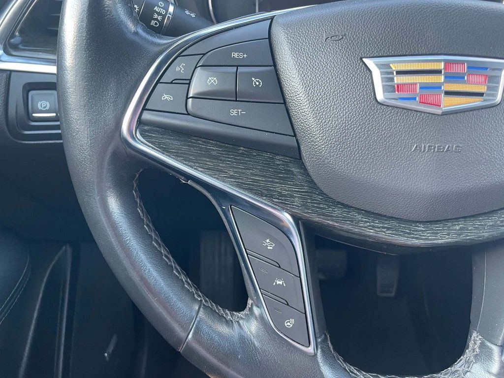 Used 2022 Cadillac XT5 Premium Luxury FWD image 9