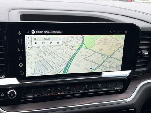 Used 2025 GMC Sierra 1500 SLT image 3