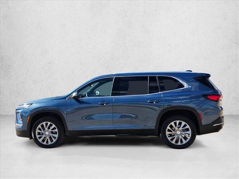 Used 2025 Buick Enclave Preferred AWD/4WD image 9