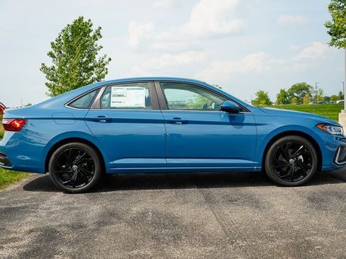 New 2025 Volkswagen Jetta SE image 34