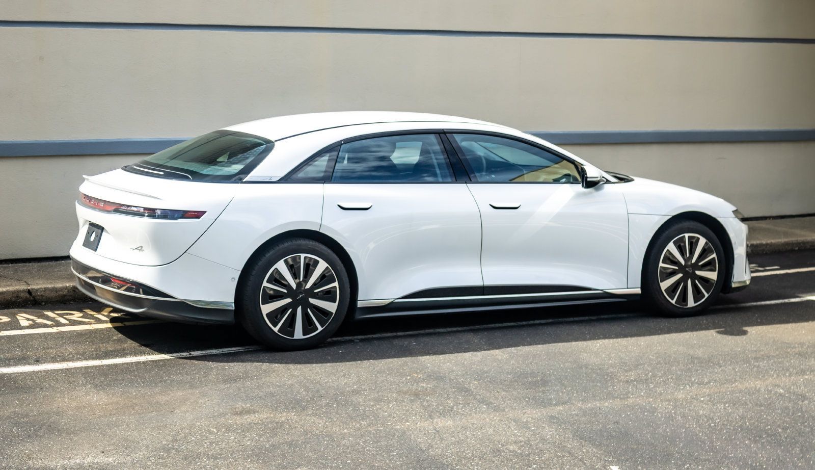 Used 2025 Lucid Air Pure RWD image 8