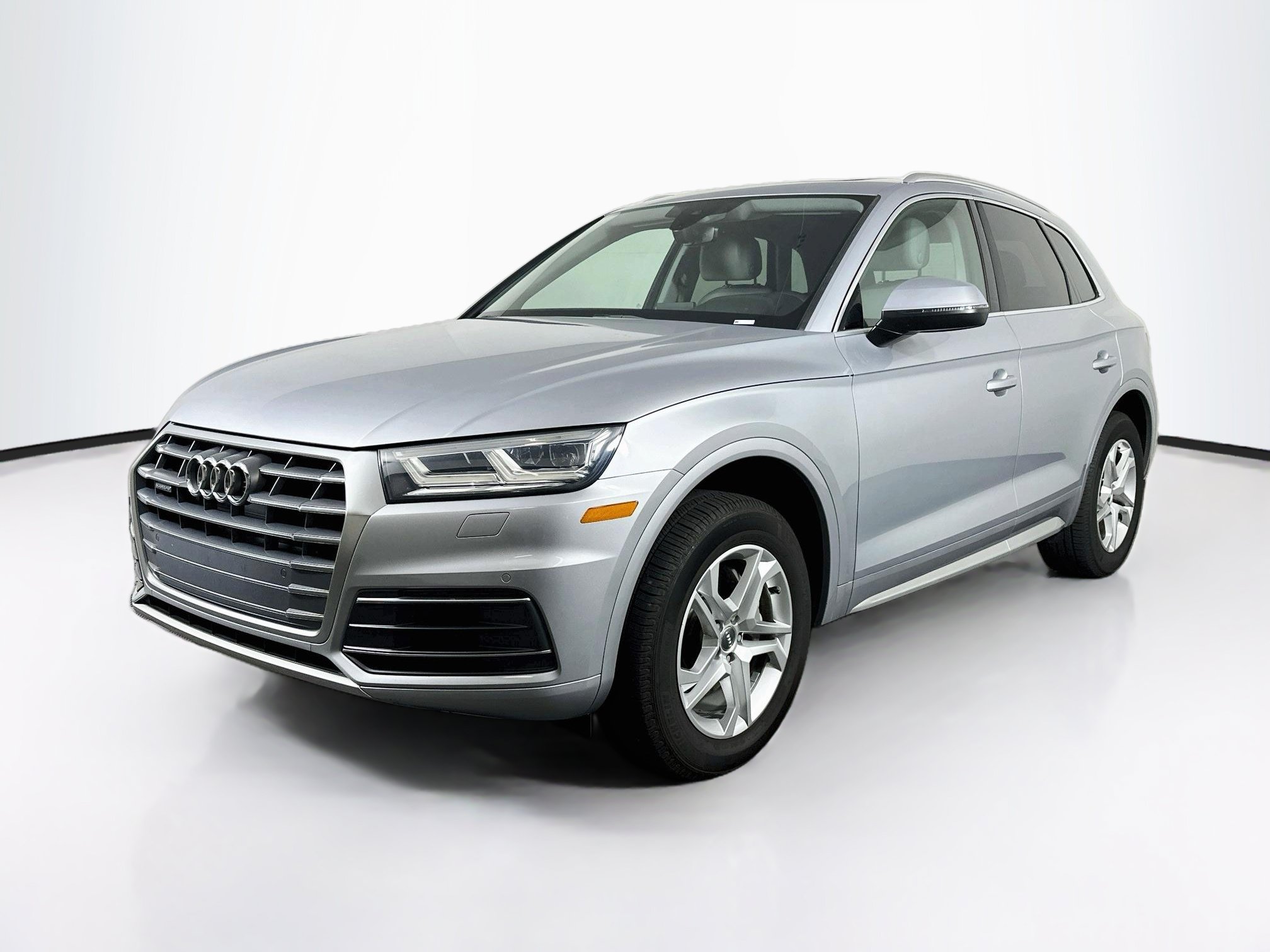Used 2018 Audi Q5 2.0T Premium Plus w/ Premium Plus Package AWD/4WD image 3