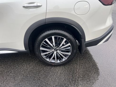 Used 2023 INFINITI QX60 Sensory w/ Vision Package image 9