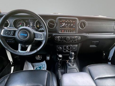 Used 2023 Jeep Wrangler Unlimited Sahara w/ Cold Weather Group AWD/4WD image 19