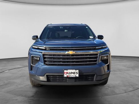 Used 2025 Chevrolet Traverse LT AWD/4WD image 4