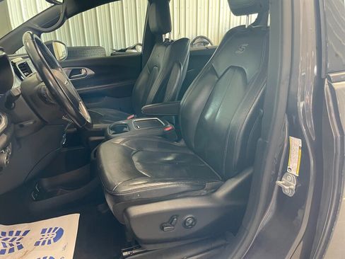 Used 2018 Chrysler Pacifica Touring-L Plus w/ Advanced Safetytec Group FWD image 17