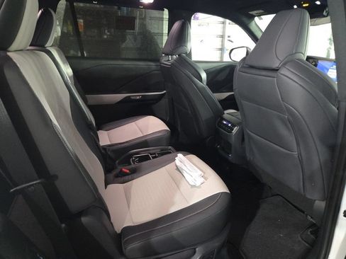Used 2025 Lexus TX 500h AWD w/ Technology Package image 4