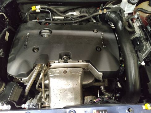 Used 2018 GMC Terrain Denali w/ Advanced Safety Package image 30