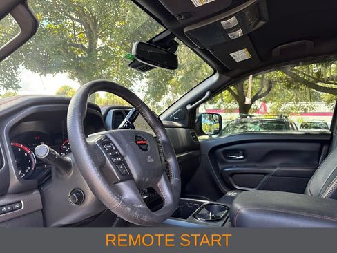 Used 2022 Nissan Titan PRO-4X w/ Pro-4x Convenience Package AWD/4WD image 5