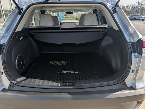 Used 2023 Toyota Corolla Cross LE w/ Moonroof Package image 17