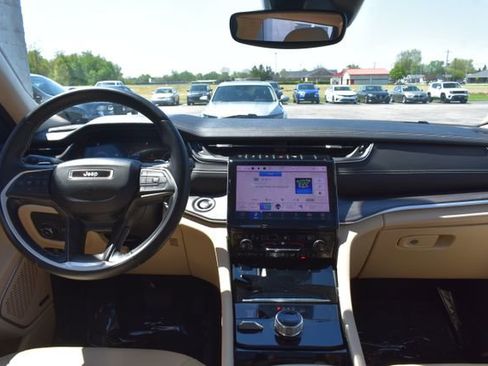 Used 2022 Jeep Grand Cherokee L Limited AWD/4WD image 41