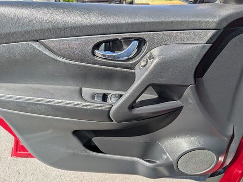 Used 2017 Nissan Rogue S image 30