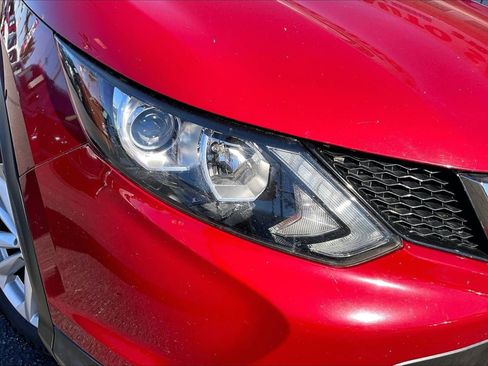 Used 2018 Nissan Rogue Sport SV w/ SV Technology Package image 29