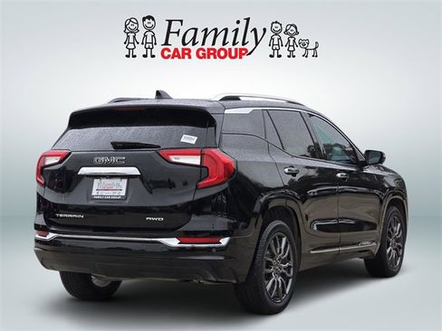 Used 2023 GMC Terrain Denali w/ Black Diamond Edition image 4