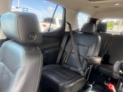Used 2020 Chevrolet Traverse Premier FWD image 15