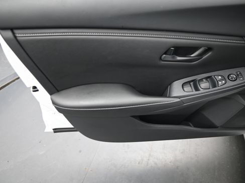 Certified 2025 Nissan Sentra S FWD image 10