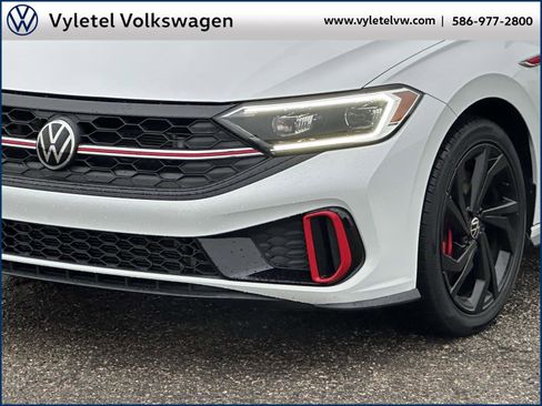 Certified 2023 Volkswagen Jetta GLI Autobahn w/ GLI Black Package image 6