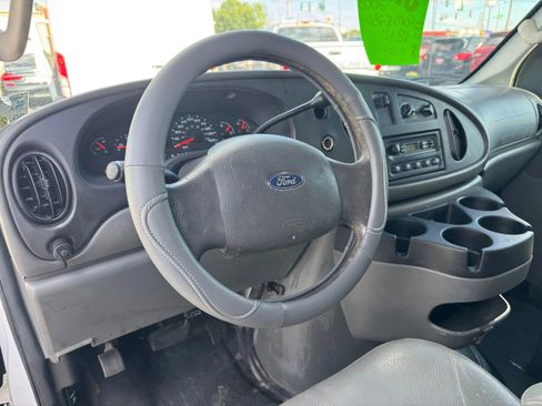 Used 2008 Ford E-250 and Econoline 250 image 5