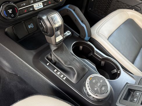 Used 2024 Ford Bronco Wildtrak image 31