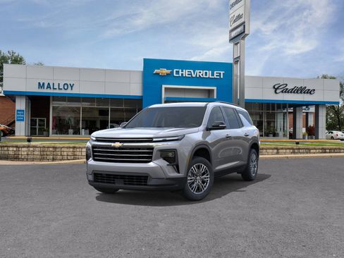 New 2026 Chevrolet Traverse LT image 1