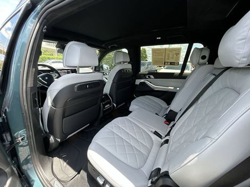 Used 2025 BMW X7 xDrive40i w/ Premium Package AWD/4WD image 35