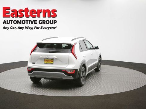 Used 2023 Kia Niro EX image 34