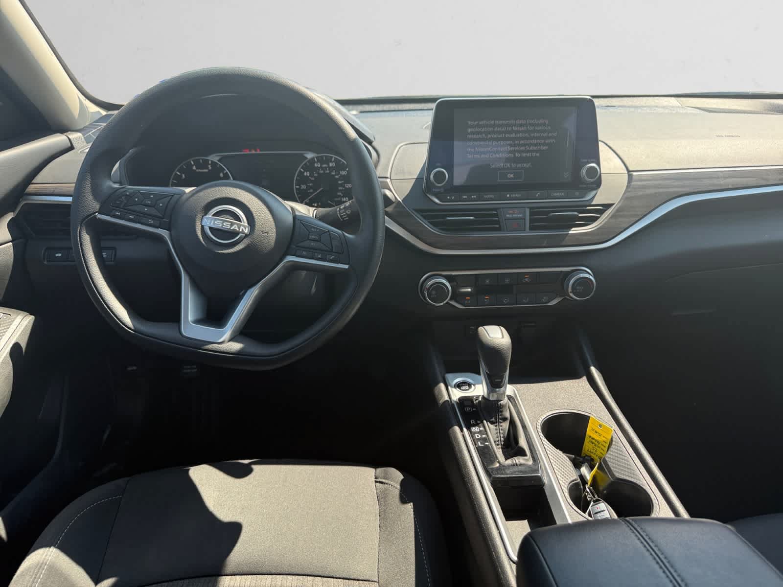 Used 2025 Nissan Altima 2.5 SV FWD image 10