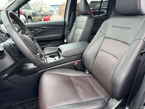 Used 2025 Honda Ridgeline Black Edition image 15