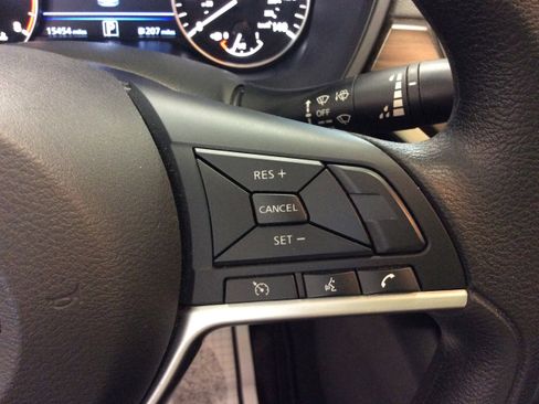 Used 2024 Nissan Altima 2.5 SV image 19