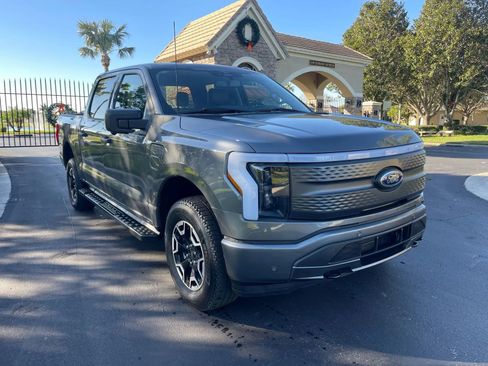 Used 2023 Ford F150 Lightning XLT image 2