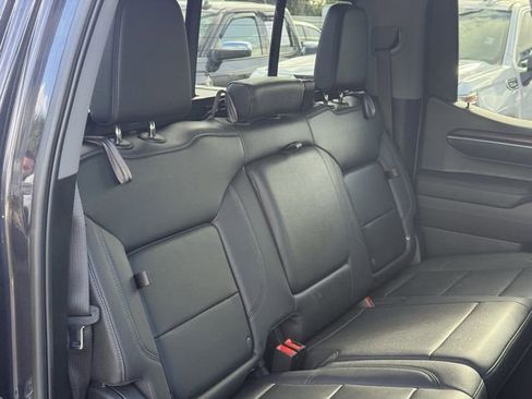 Used 2023 GMC Sierra 1500 SLT w/ SLT Premium Package image 32